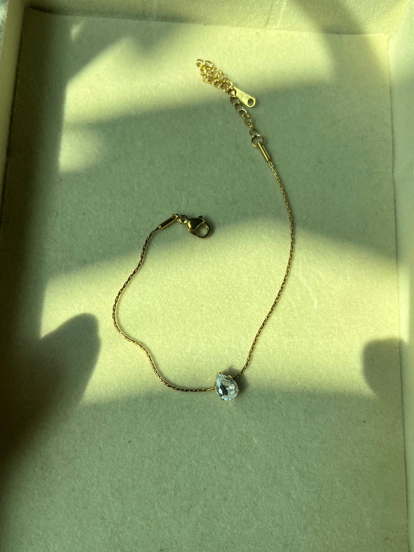 Single diamond stone necklace / bracelet