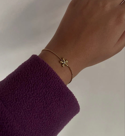 Flower bracelet
