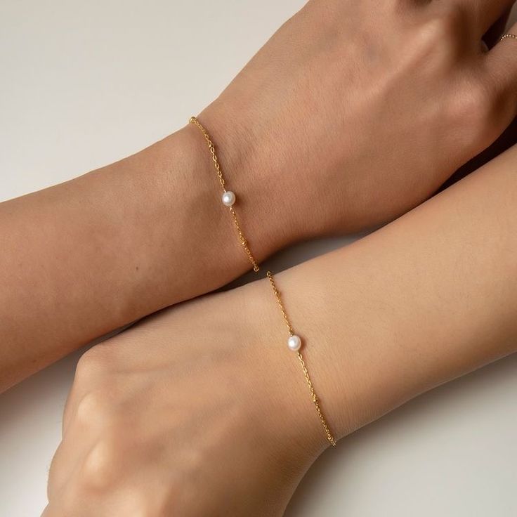 one pearl bracelet