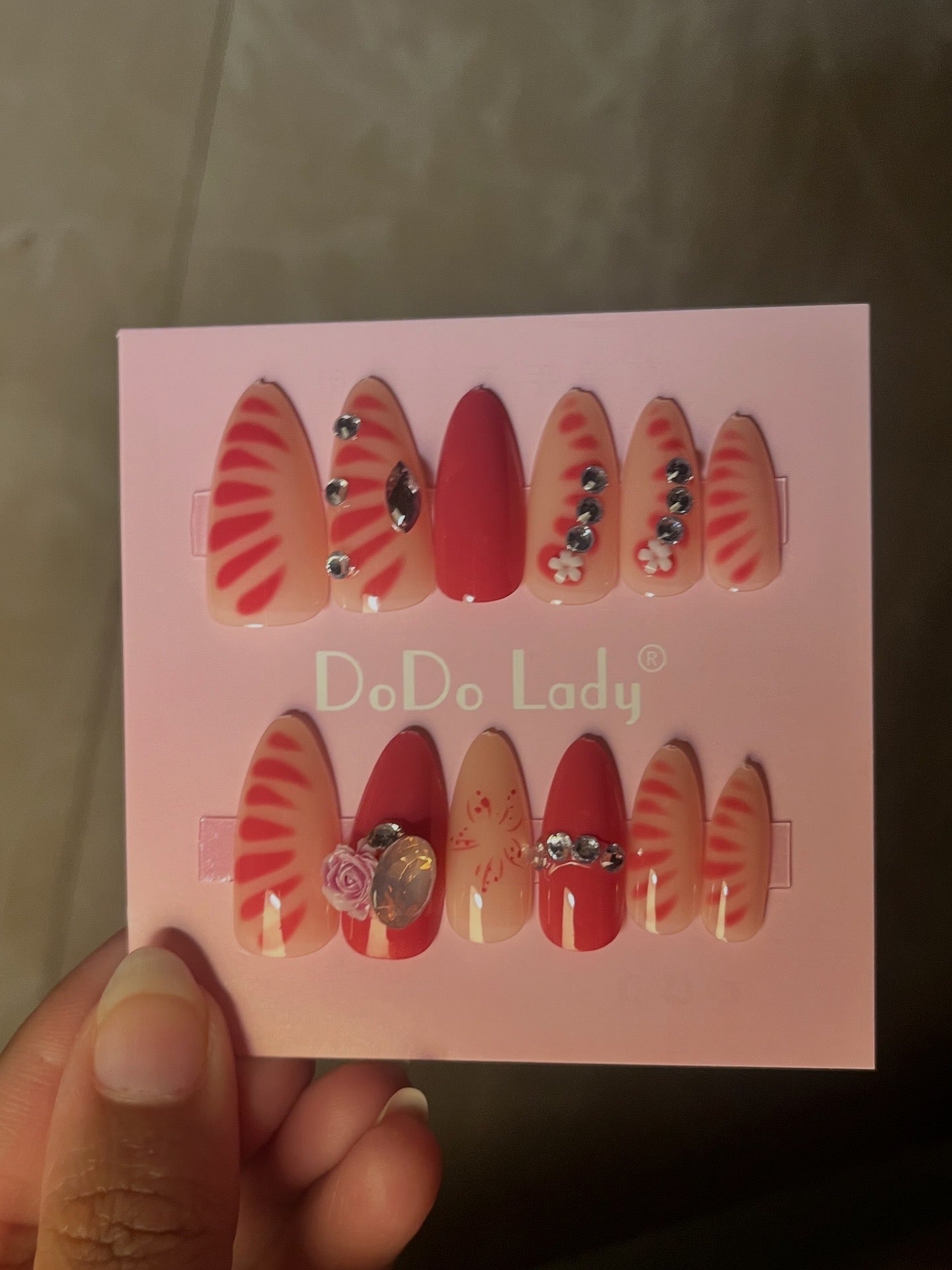 Press on nails