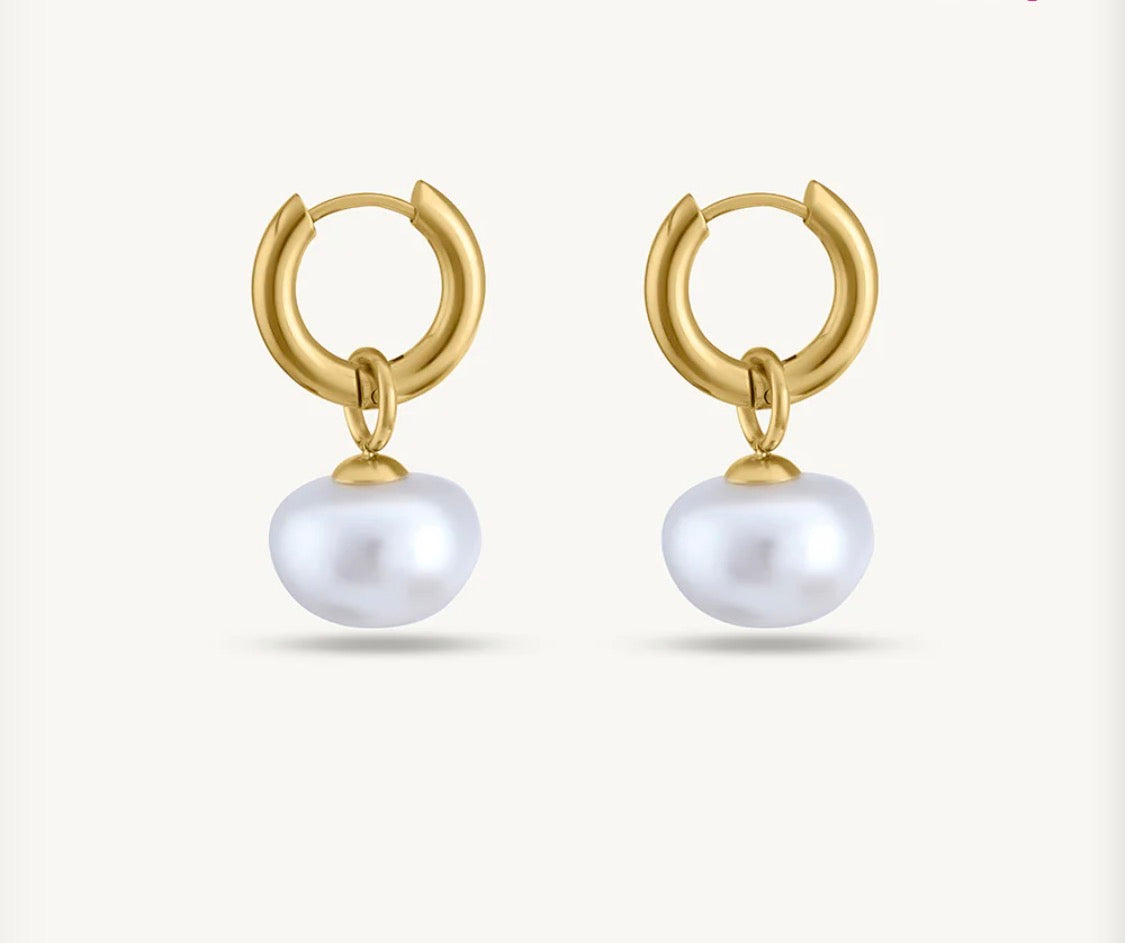 Detachable Pearl earing