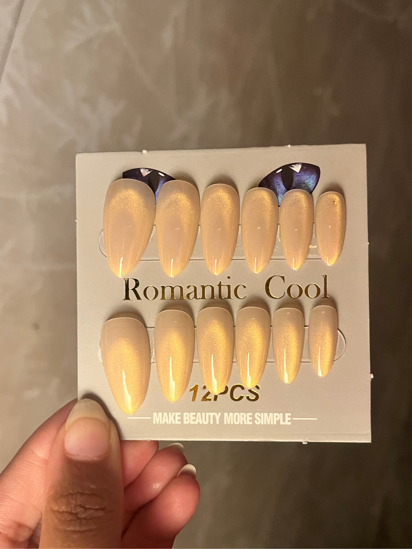 Press on nails