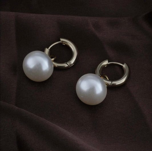 Detachable Pearl earing