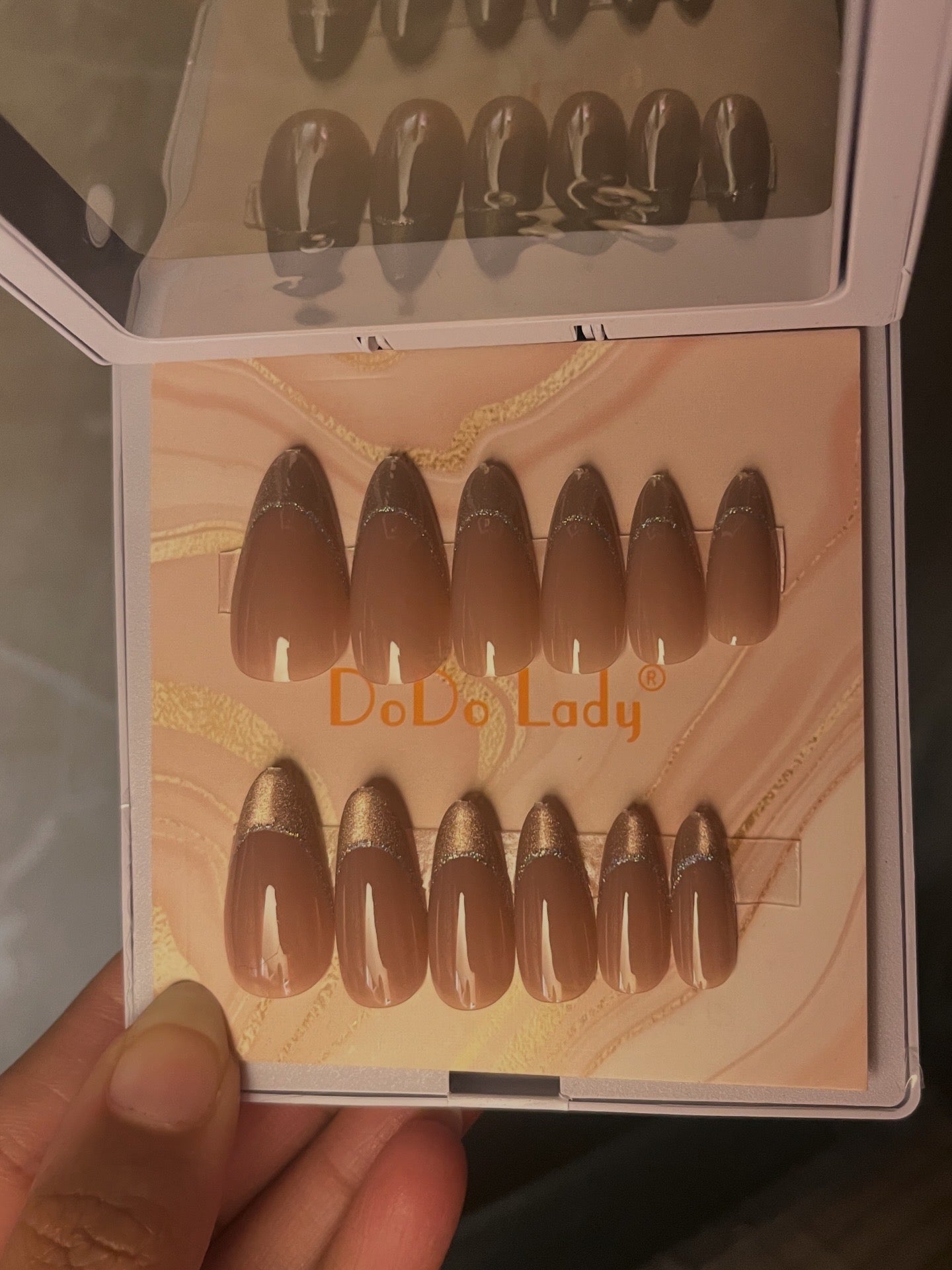 Press on nails
