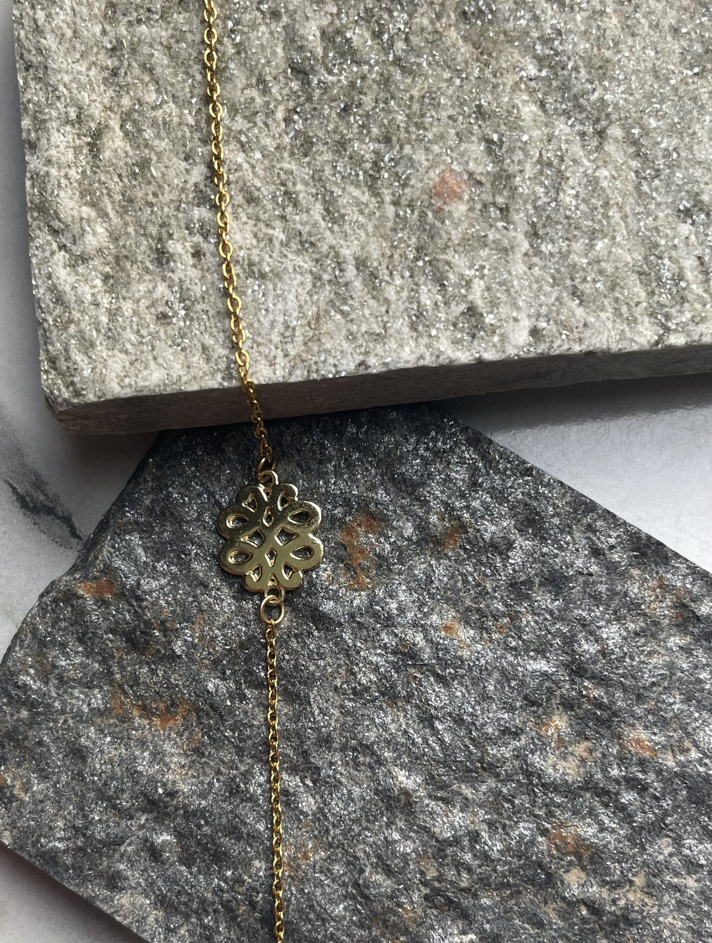 Flower charmed bracelet